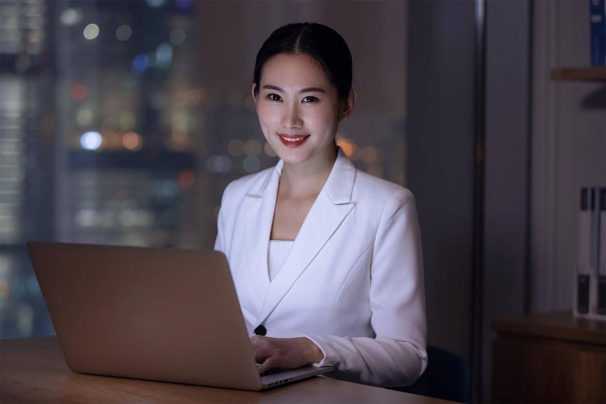 曼嘉老师直播间被指诈骗：499元包教包会成诱