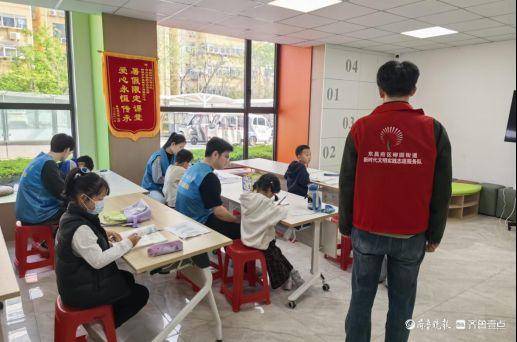 和平社区绘画课堂开课：笔绘童心点亮童年