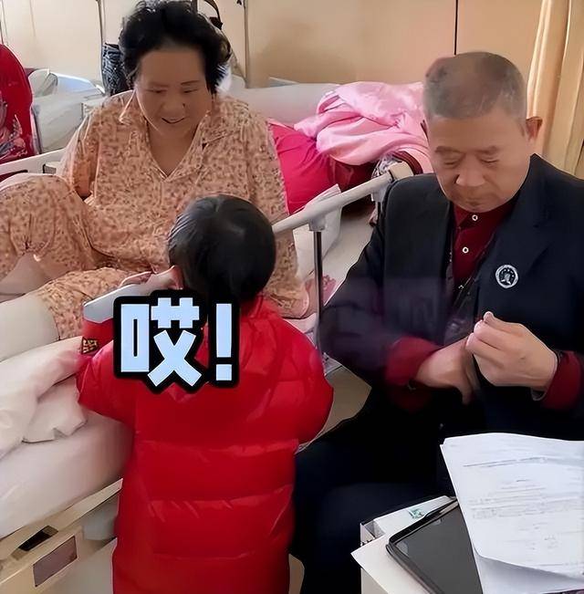 小天赐，终为父母当年的＂冲动＂买了单，年仅6岁活得不像个小孩