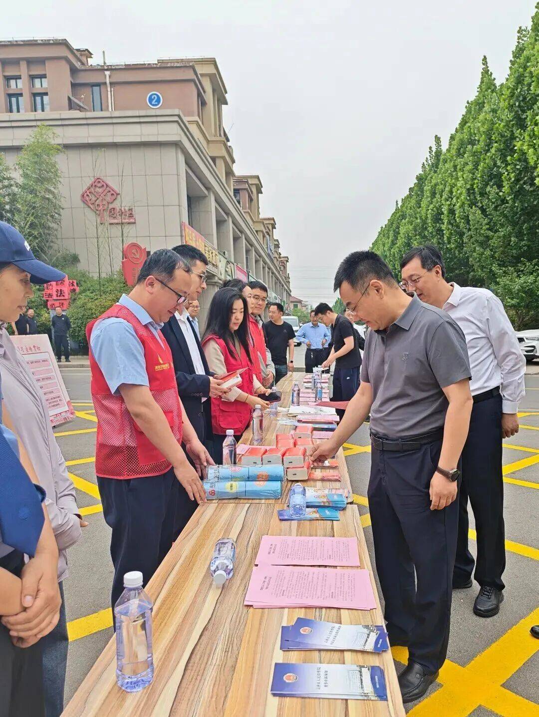 市委常委政法委书记刘广杰到场指导并参加宣传各镇街区在辖区驻地