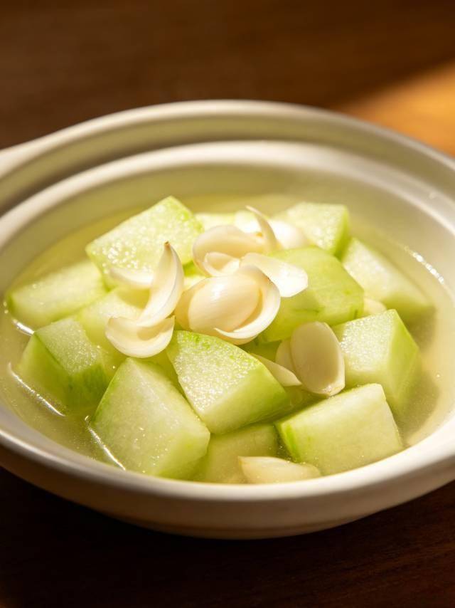 原创            夏天不吃这瓜太亏了，补肾强肝还润肺，咬一口爆汁贼解馋