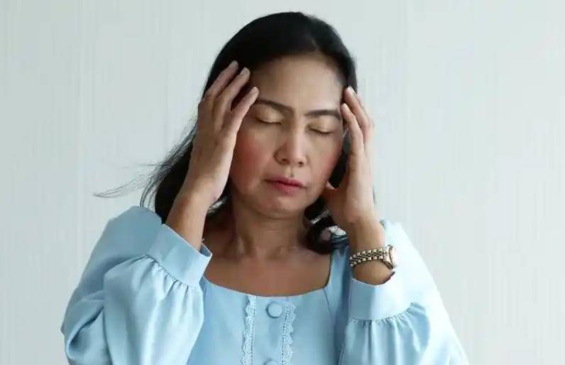 原创            血压高的人，不管男女，头部出现5种症状，多半脑梗上身，早检查