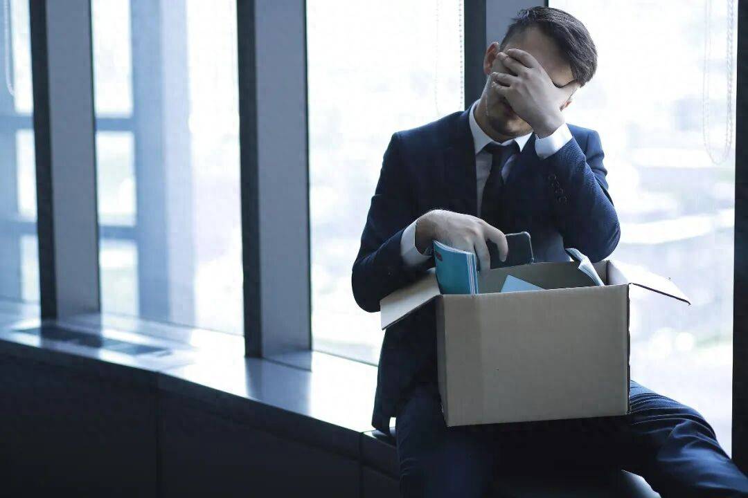 中美互联网公司的AI提效，都从裁员开始？ | 电厂