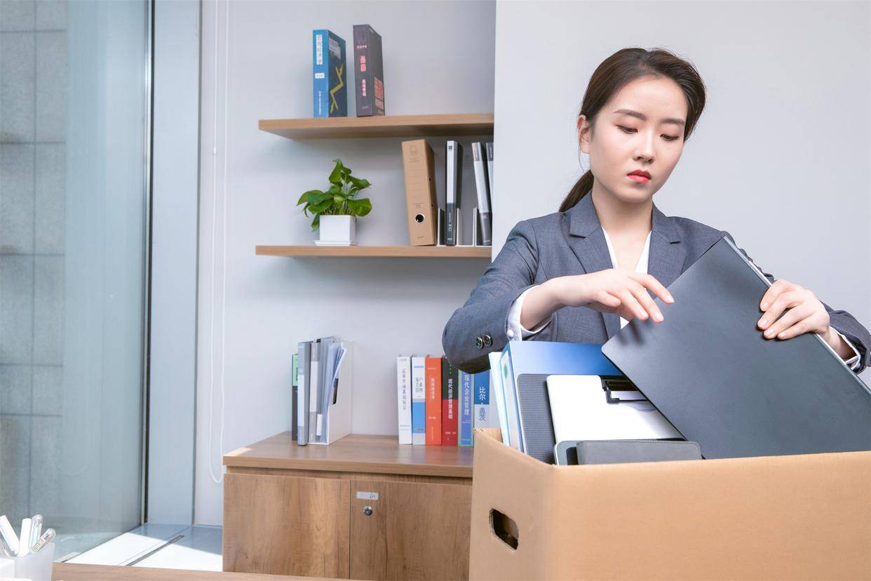 租机齐踩线隐私红线 迪瓜租手机、租心享、租掌