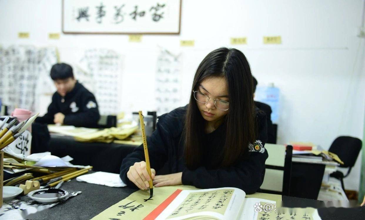 湖南书法高考培训学校-高考书法集训班哪里好-高考书法专业的学校有哪些-高考书法集训机构-湖南最好的书法高考培训-书法艺考培训班