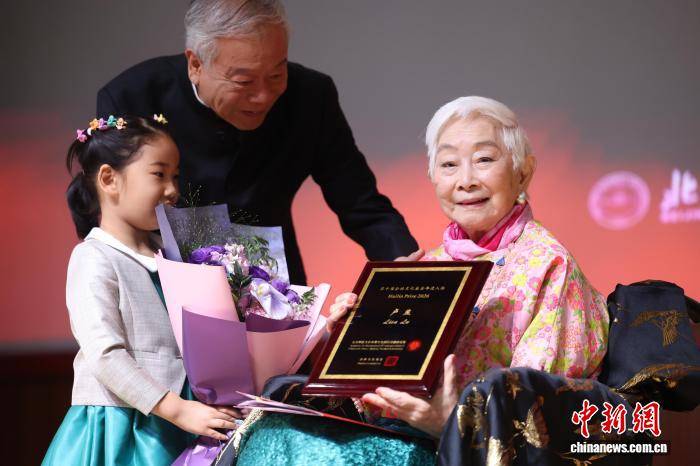 美籍华裔表演艺术家卢燕：百岁“燕归来”