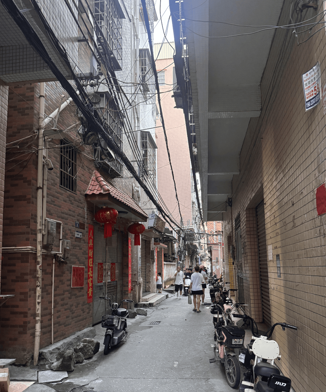 “年年交1.5元一度电从来没变过，都麻木了” ，市民纷纷吐槽广州城中村电费加价