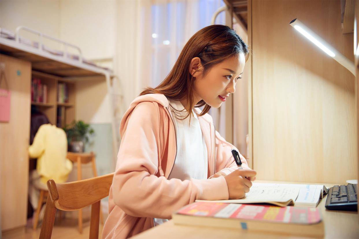 男孩在登封嵩正医院体检误诊艾滋遭学校劝退