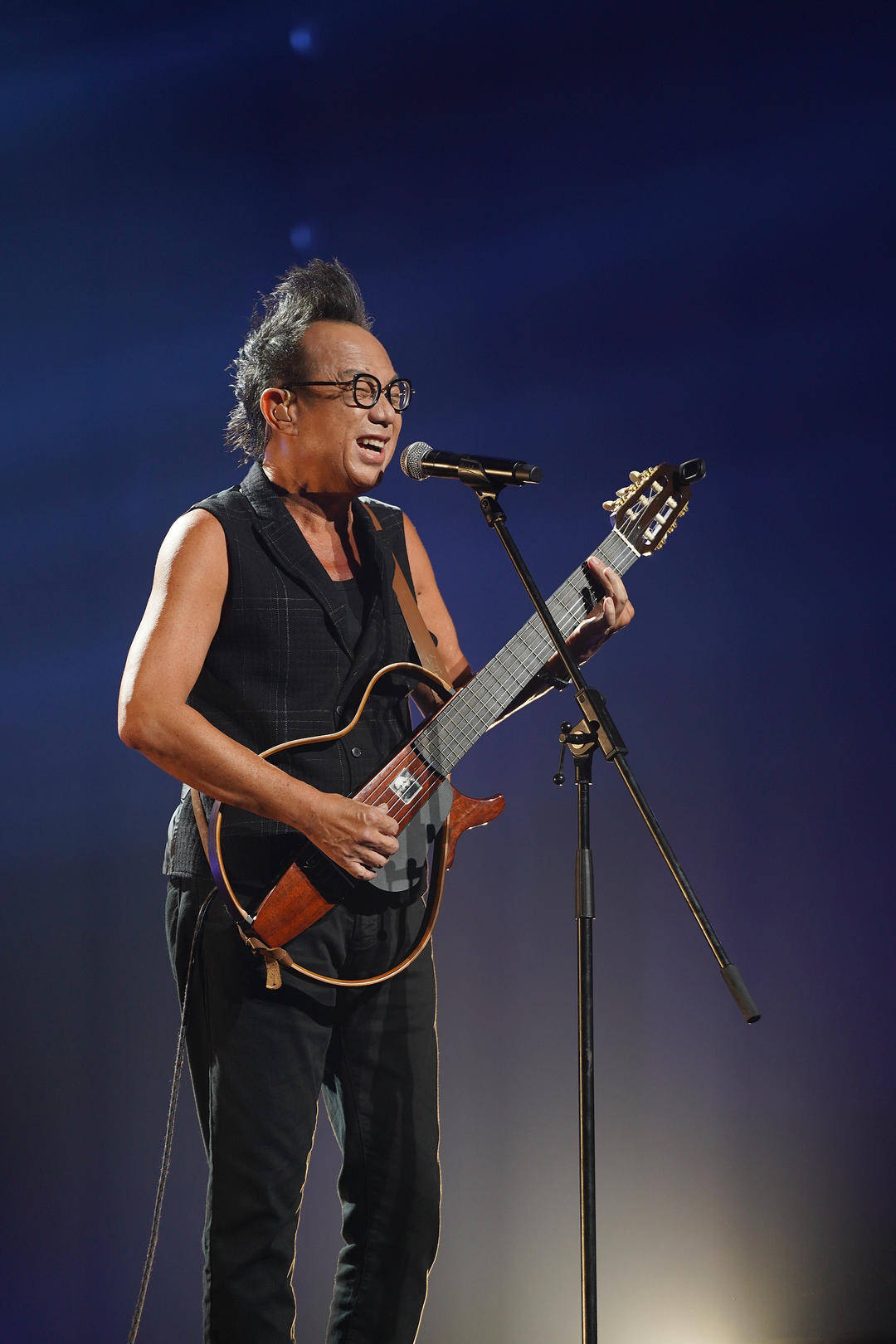 61岁歌手黄大炜去世，外公是张学良弟弟，曾演唱歌曲《你把我灌醉》