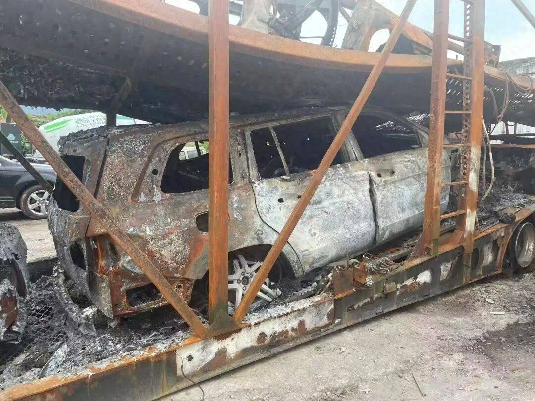男子找瓜子物流托运2辆二手车、途中车辆自