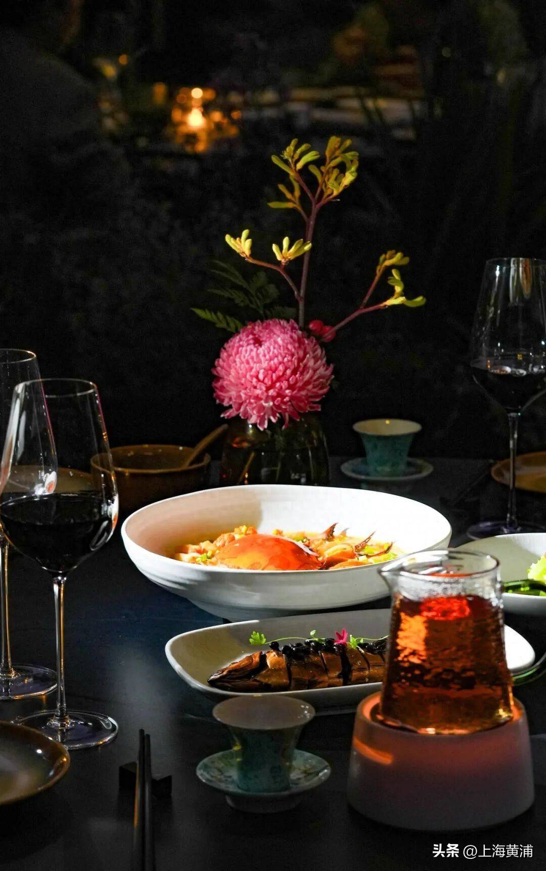 在外滩的露台上吃“淮扬菜”宵夜？不仅出片，人均不贵，还很“下酒”！