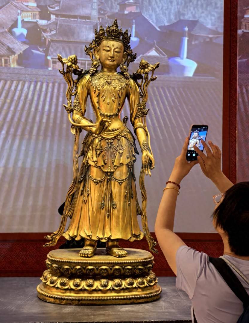 探展日志｜汉藏艺术完美结合的观音像
