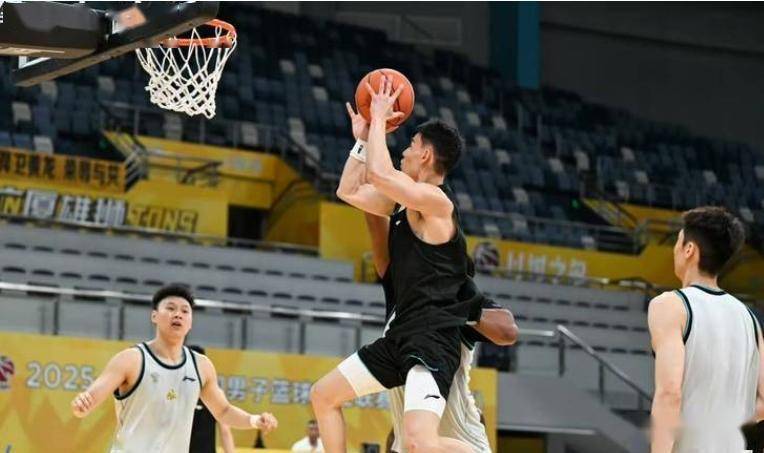 官宣离任！CBA顶尖主帅正式卸任，或将加盟广东宏远，有望接替杜锋