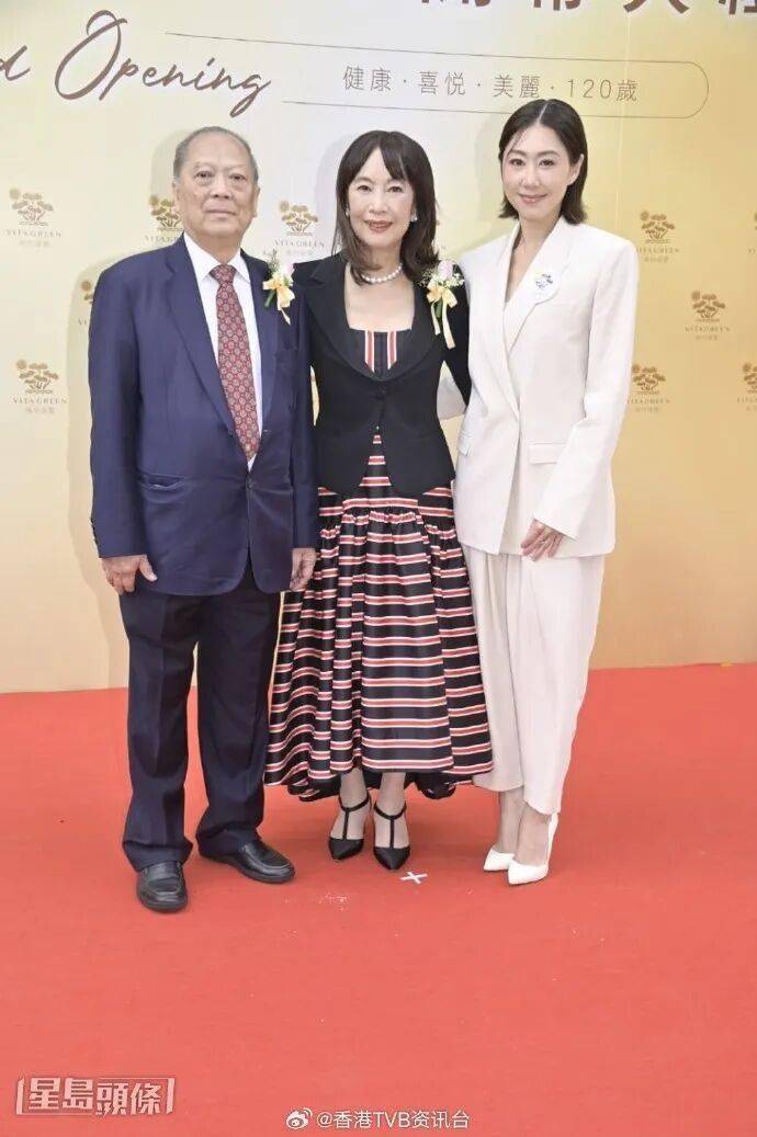 胡定欣不愿带老公录制内地综艺，筹备单曲盼角逐乐坛新人奖：给我个机会玩玩