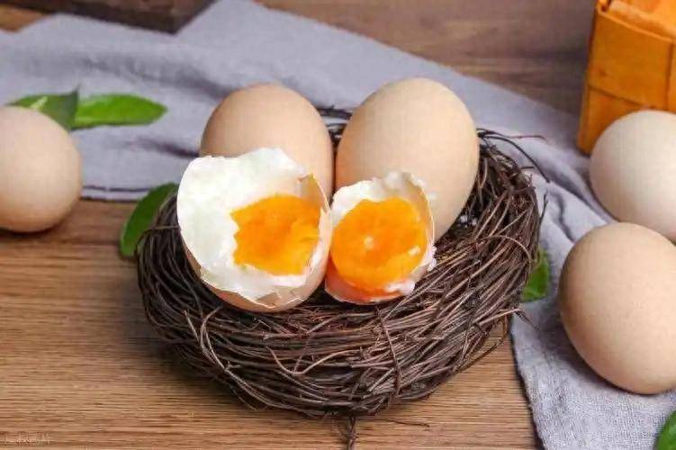 原创            高血脂不怕蛋黄、猪油，更不怕坚果，真正 “怕” 的是这4类食物！