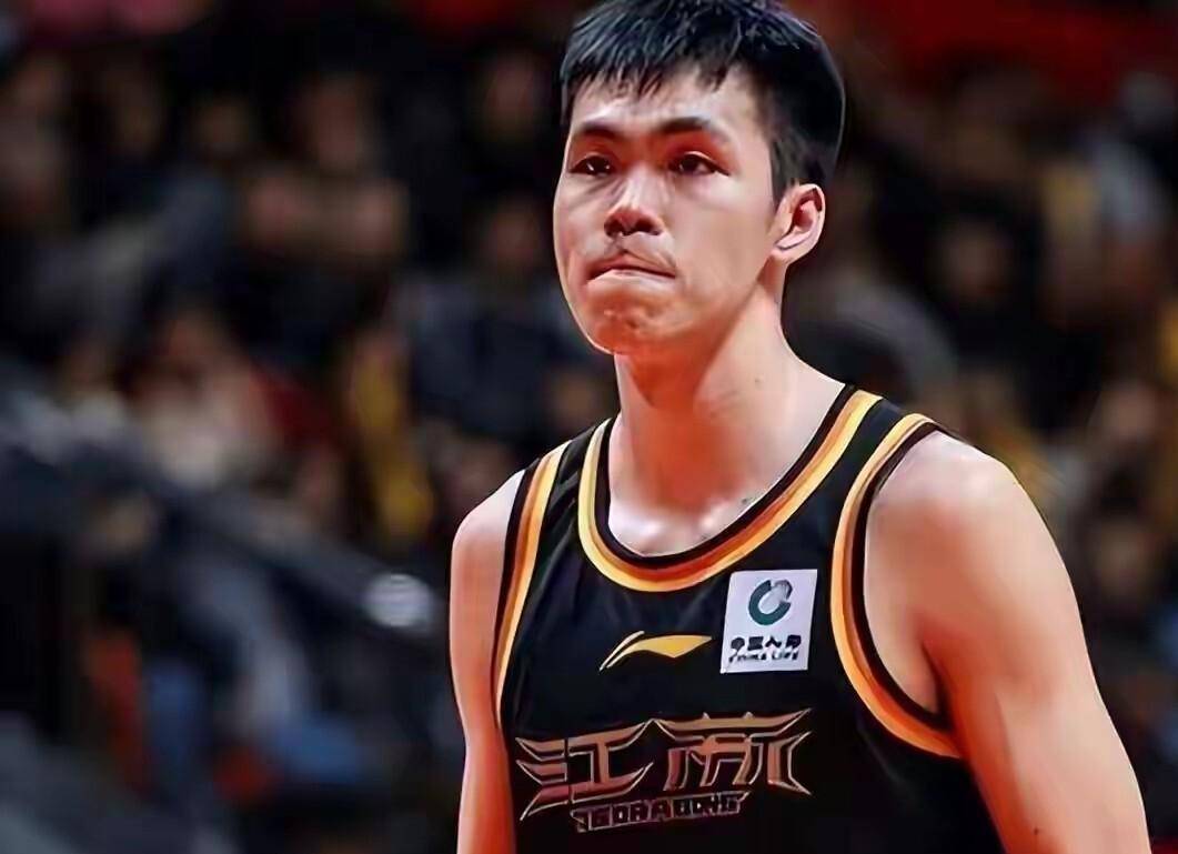 万万没想到！杜锋卸任广东主帅，新任主帅竟是他一手栽培的弟子，广东王朝就此走向落幕？