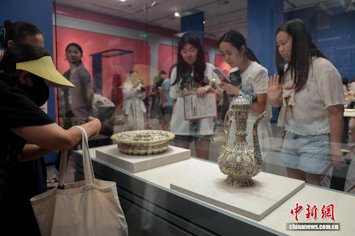 俄罗斯皇室瑰宝首次在武汉展出-华闻时空