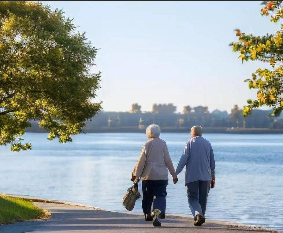 原创            上海交大研究发现：若糖尿病人每天遛弯锻炼，或比吃药还要管用？