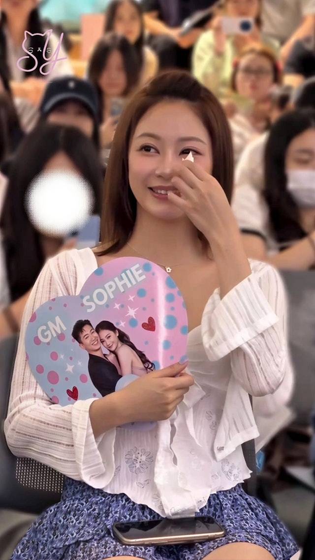 香港知名演员晒大尺度照片,衣着暴露险走光,在网上售卖泳装写真 香港知名演员晒大尺度照片,衣着暴露险走光,在网上售卖泳装写真