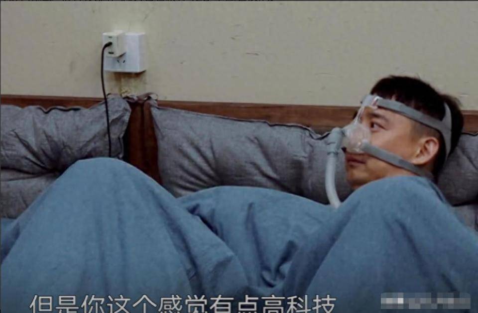 原创            钱多也没有，56岁靠呼吸机睡眠的黄磊又传"噩耗"，蘑菇屋终成遗憾