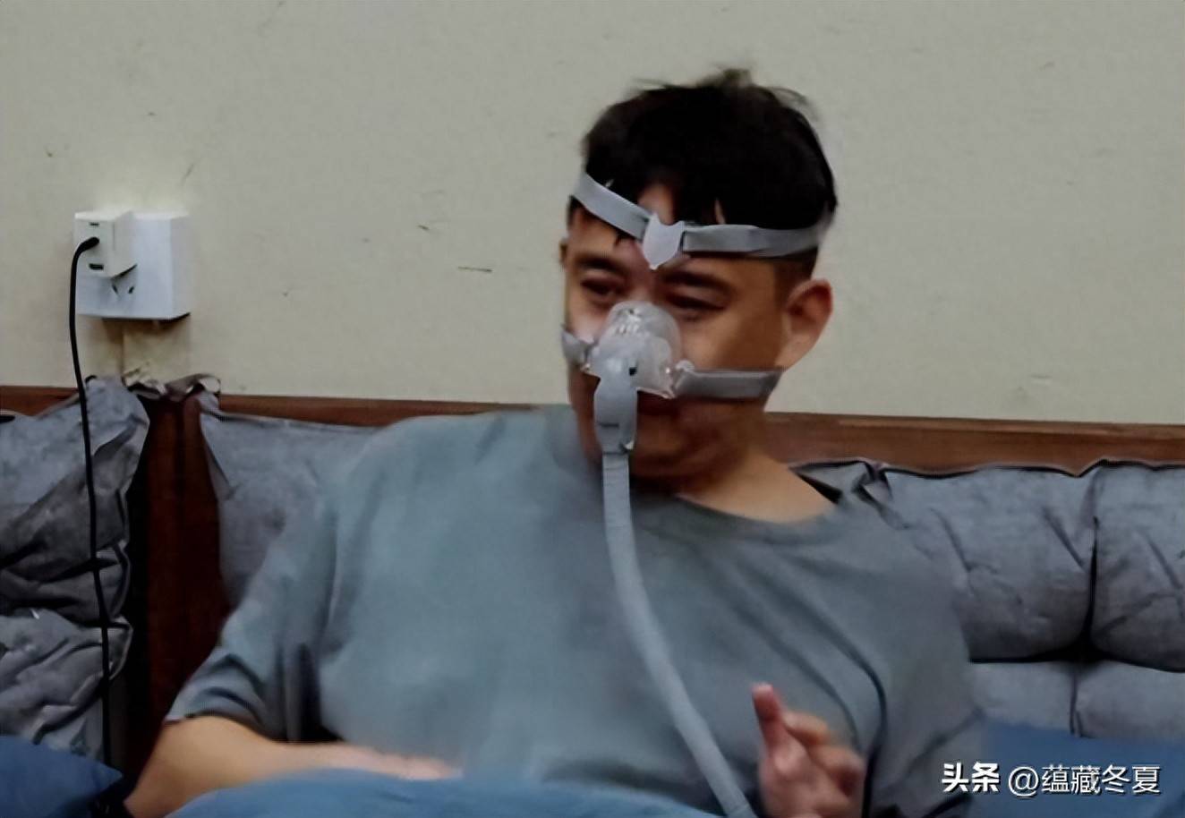 钱多又怎样，56岁带呼吸机睡眠的黄磊又传"噩耗"，蘑菇屋终成遗憾