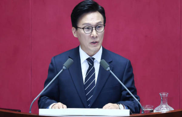 韩国执政党党首：美国怕被中国超越，只看美国的时代结束了