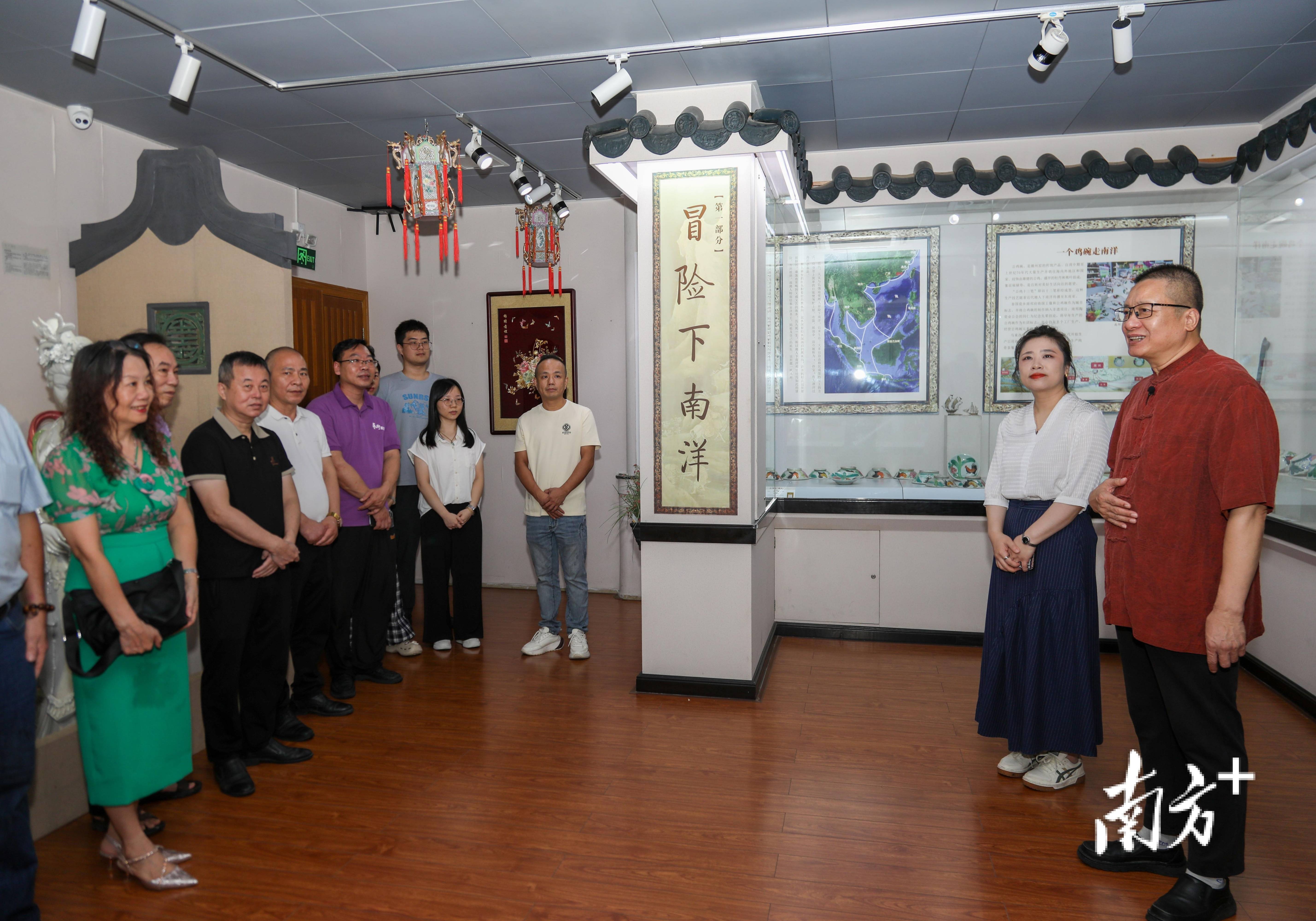 《潮人・潮工》艺术展启幕，近百件实物看潮商与工美的相生共荣