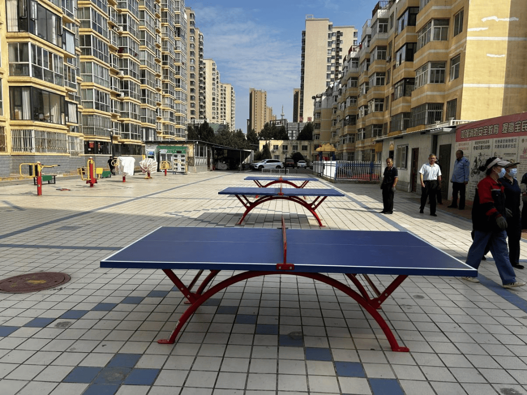 家门口添“新宠”！——中街街道为小区增设乒乓球桌，“乒”出邻里新活力!