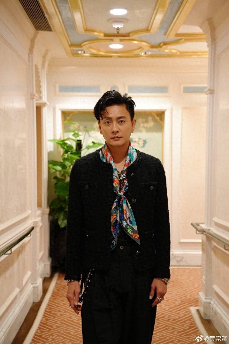 黄宗泽首做电影监制，为等心仪女主角退出2027年贺岁档，人选保密封面图