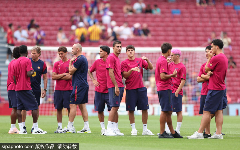 国足走进校园：点燃青少年足球梦的公益行动