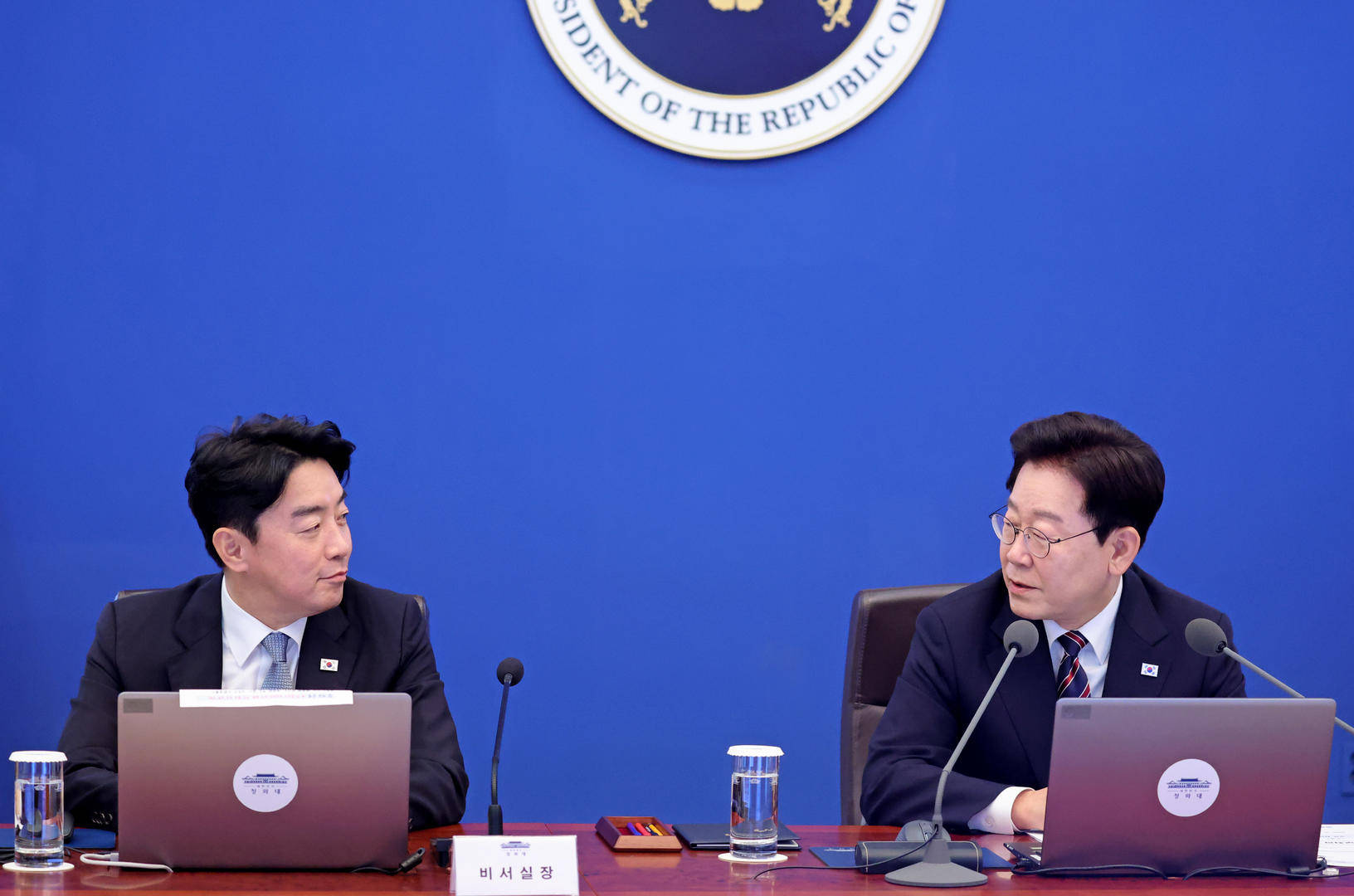 韩总统府再陷人事风波!部长候选人接连退出,幕僚长提出辞职 -华闻时空