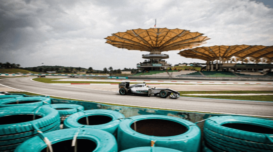 F1重返雪邦！勒克莱尔当年还只是场边代打