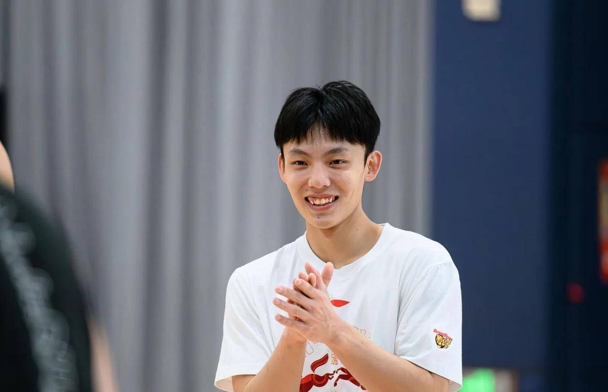 宏远最新消息！全新大外援很快登场，徐杰拿到免测资格，球队官方又玩出新花样