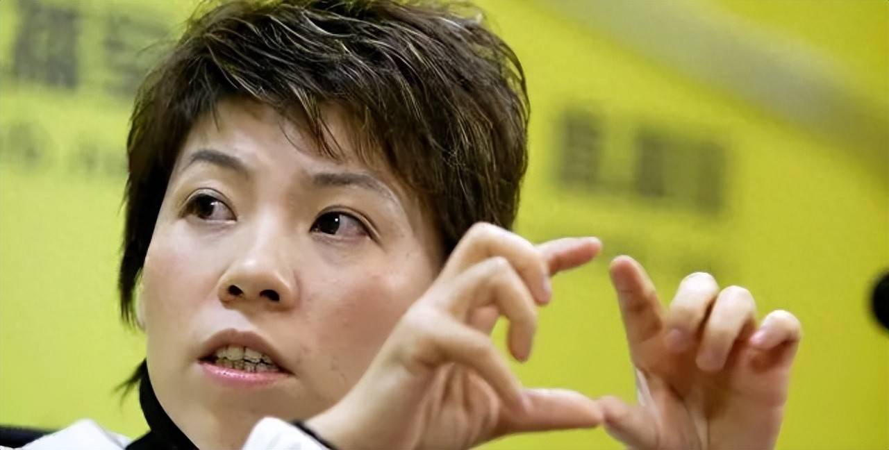 “你连日本人都输，上吊去吧！”：邓亚萍谈起网暴，眼睛还是红了