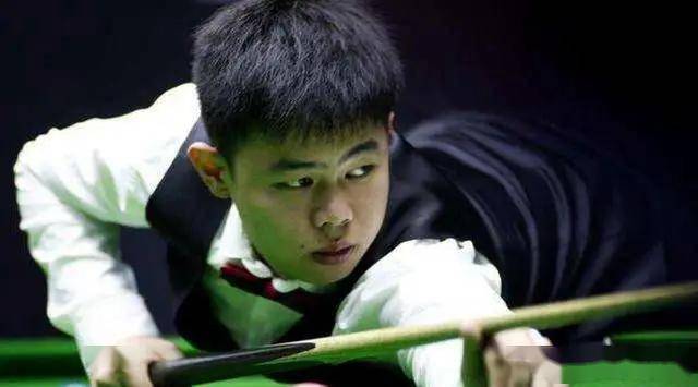 袁思俊2-0罗伯逊锁定斯诺克决赛，新老对决悬念升级