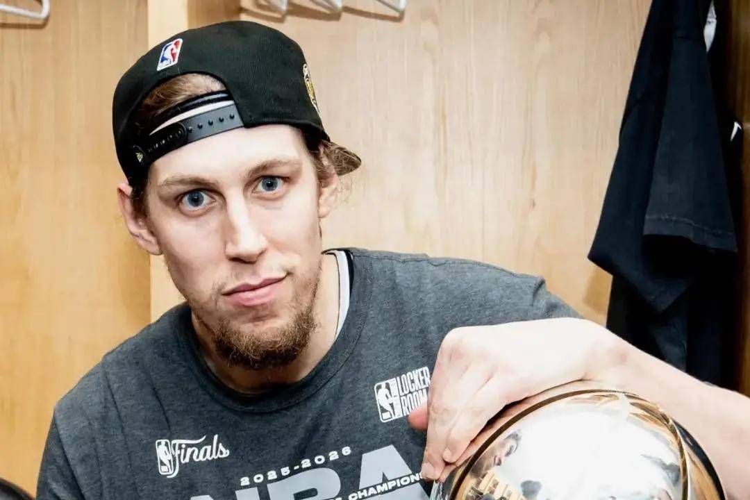 奥利尼克告别NBA加盟BC罗马 东契奇成球队股东
