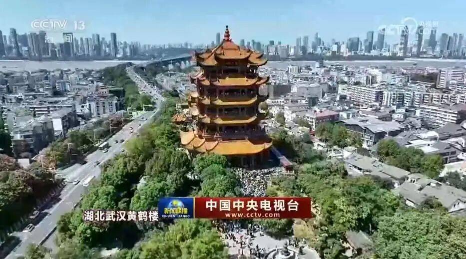 武汉国庆烟花秀太火了！登央视新闻联播，长江夜景打卡绝了(图3)