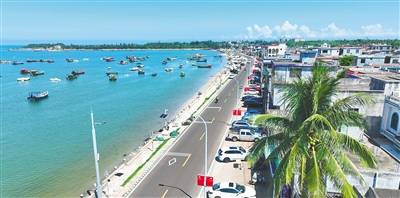 海南环岛旅游公路国庆火爆，自驾骑行看海住网红驿站