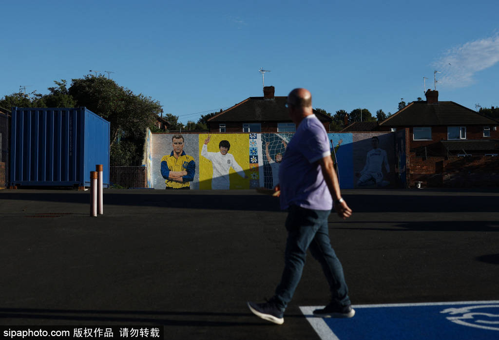 英超历史新篇章：五队赛季前五轮不败的背后故事与战术分析