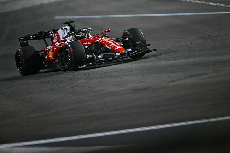 （外代二线）（33）赛车——F1新加坡大奖赛：维斯塔潘夺冠
