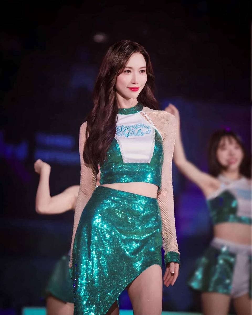 林志玲穿啦啦队服跳女团舞！身材苗条状态似少女