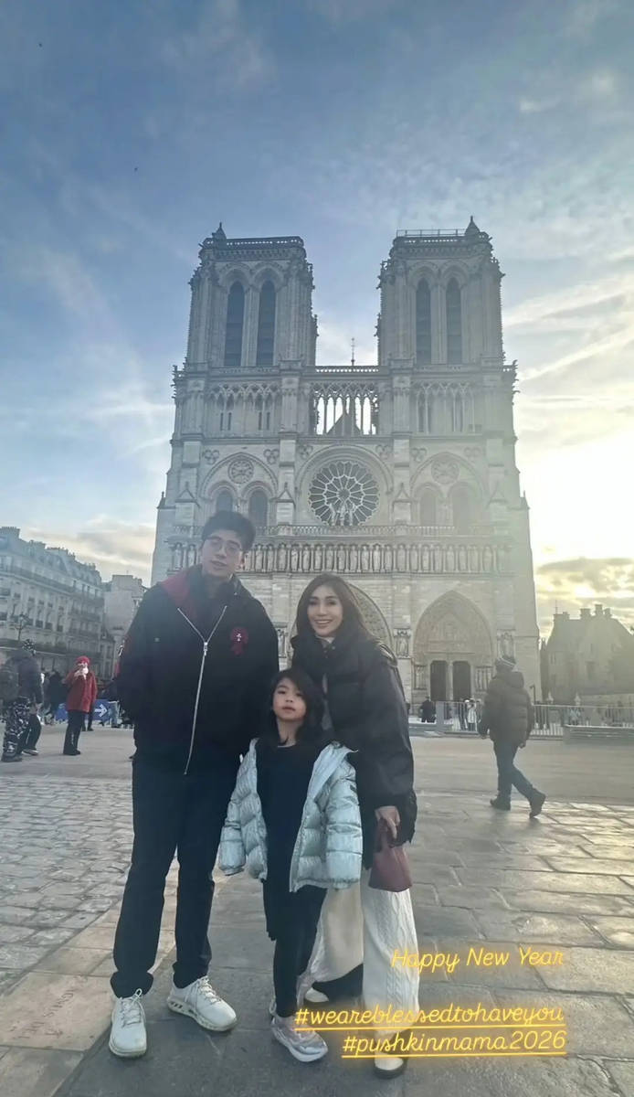 何超盈晒一家法国旅行合照！与小8岁老公感情超好